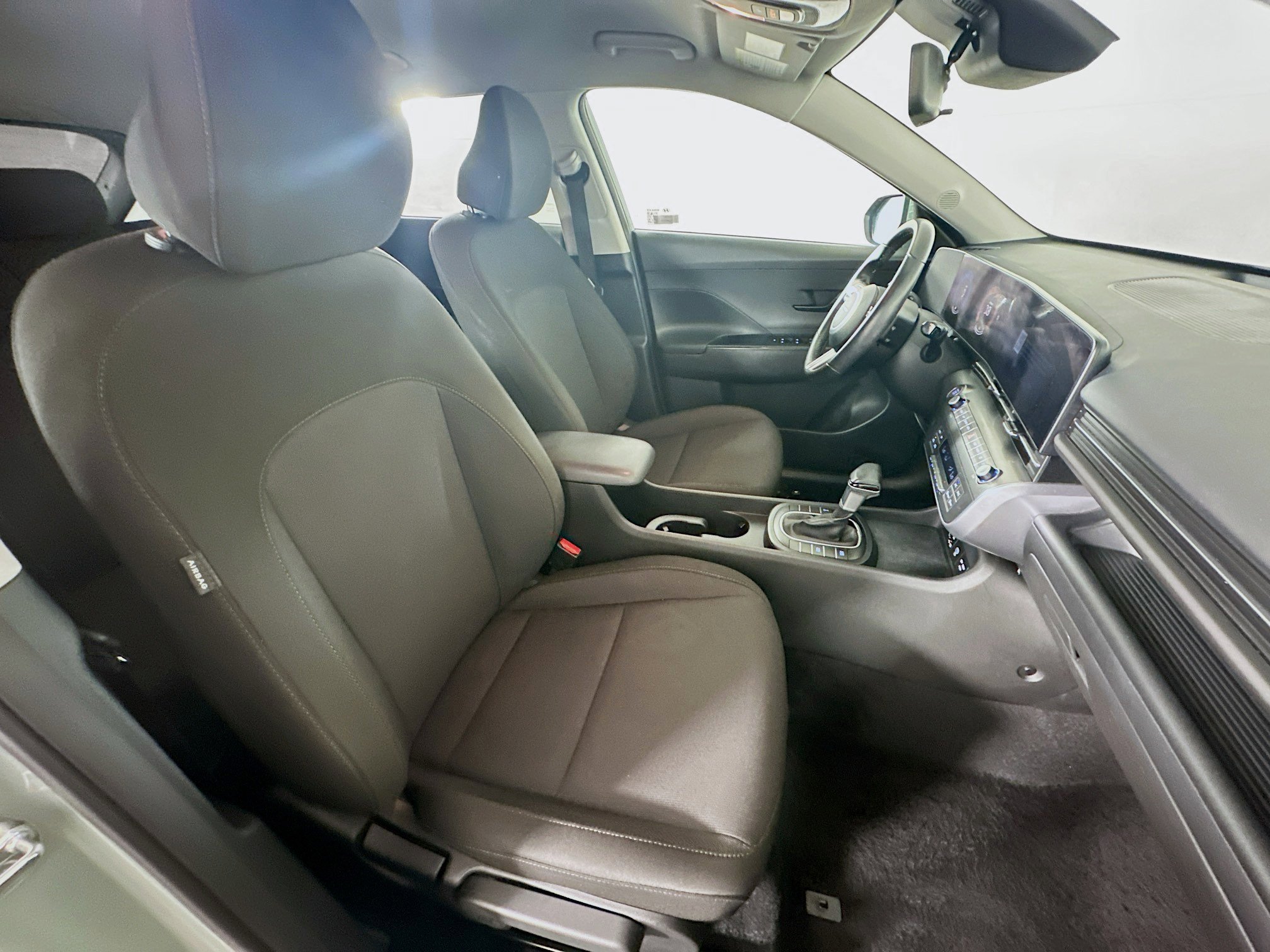 Used 2025 Hyundai Kona SEL image 29