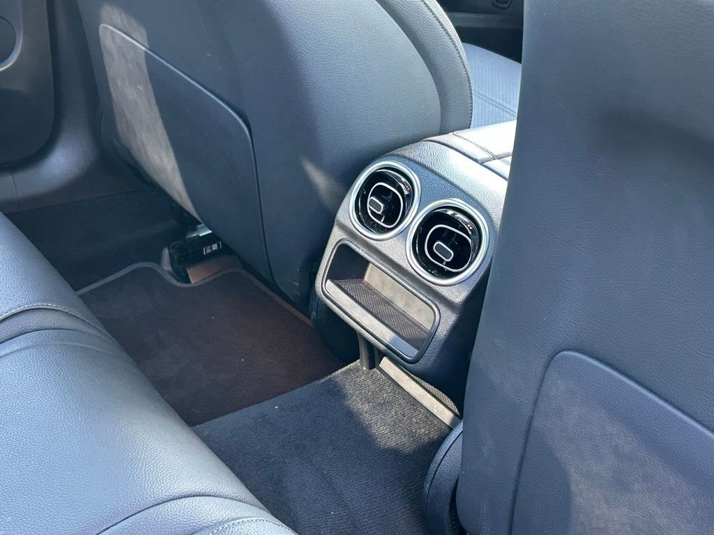 Used 2025 Mercedes-Benz C 300 4MATIC Sedan image 36