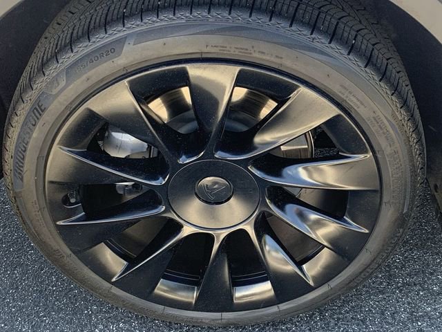Used 2023 Tesla Model Y Long Range AWD/4WD image 30
