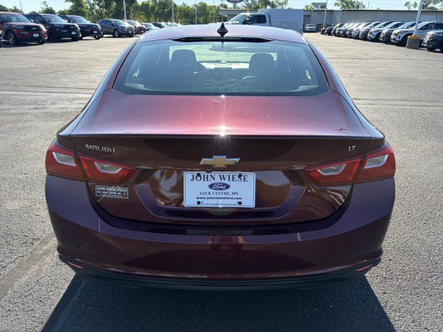 Used 2016 Chevrolet Malibu LT w/ Leather Package FWD image 4
