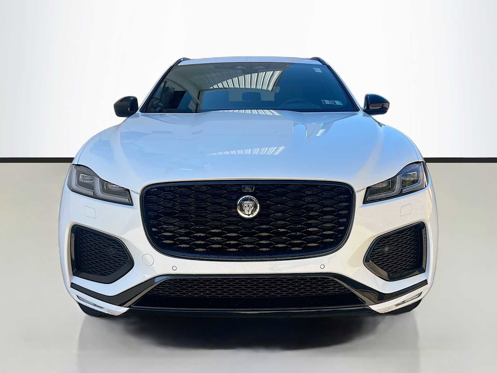 New 2026 Jaguar F-PACE R-Dynamic S image 2