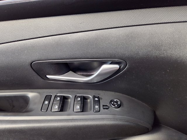 Used 2023 Hyundai Tucson SEL w/ Winter Package FWD image 25