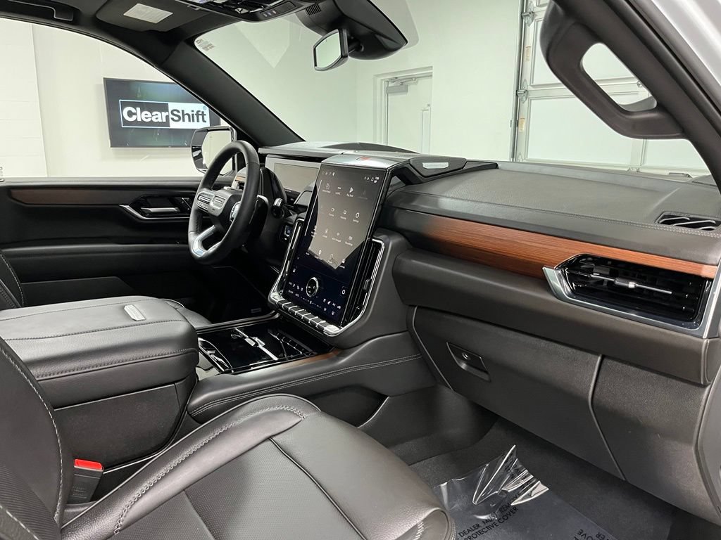 Used 2026 GMC Yukon Denali w/ Sun & Power Step Package AWD/4WD image 57