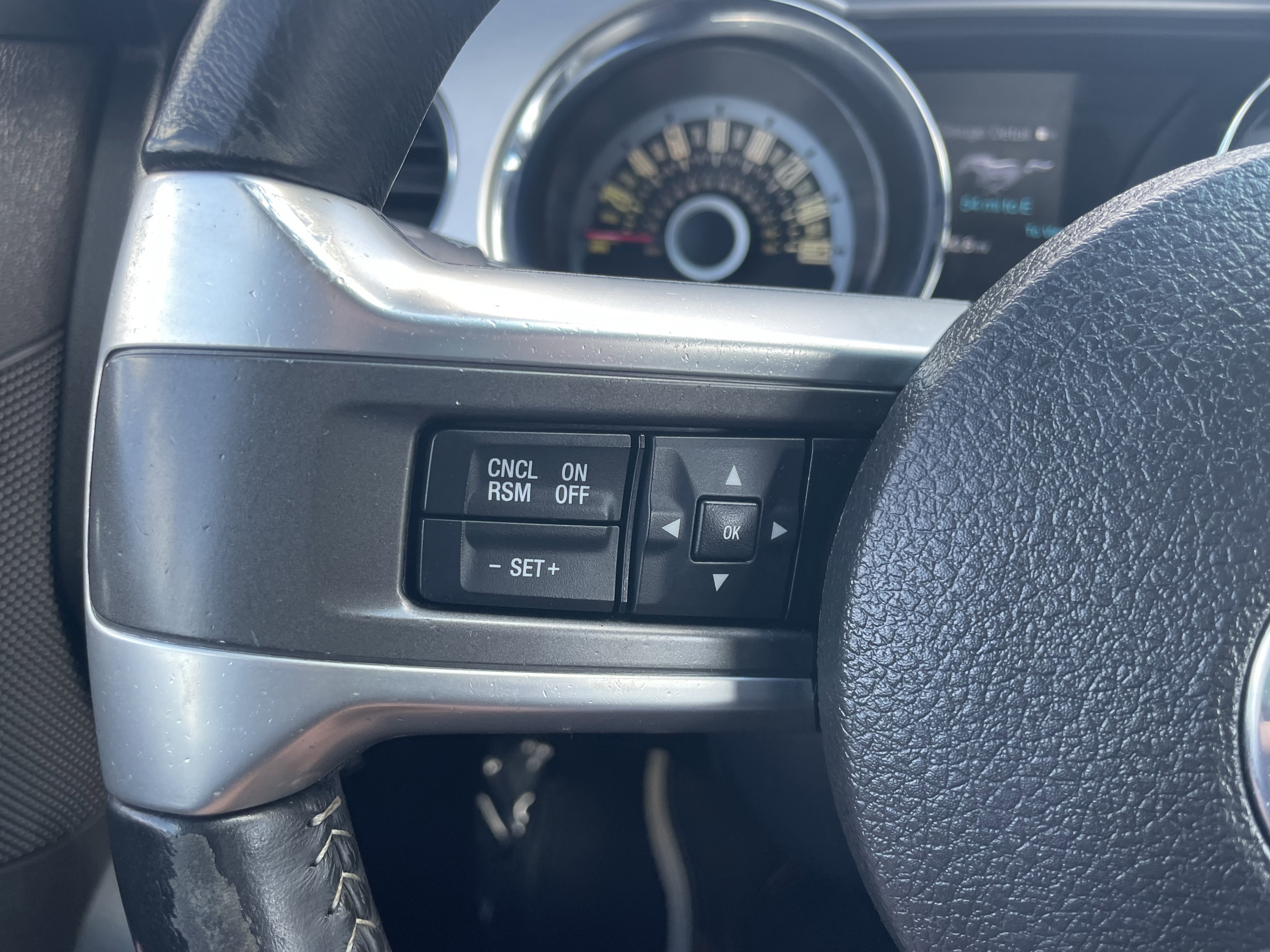 Used 2013 Ford Mustang Premium RWD image 13