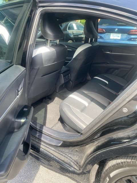 Used 2025 Toyota Camry SE FWD image 8