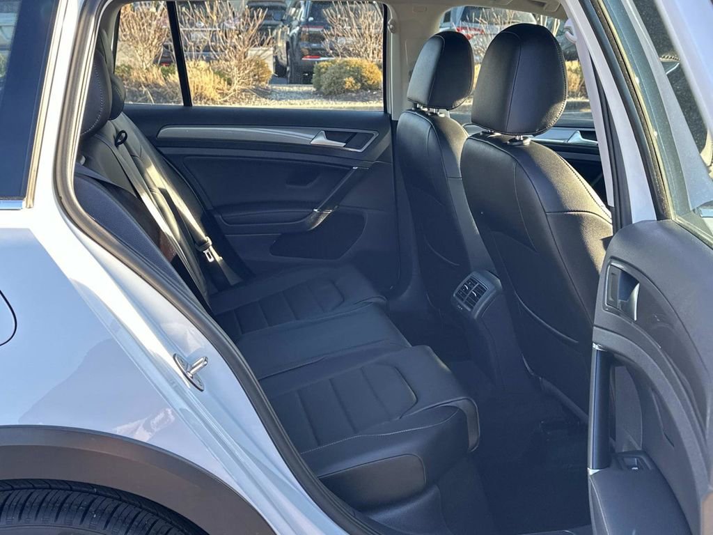 Used 2019 Volkswagen Golf Alltrack SEL image 27