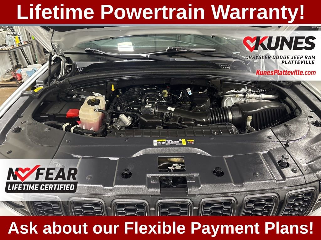 Used 2023 Jeep Grand Cherokee L Laredo image 30