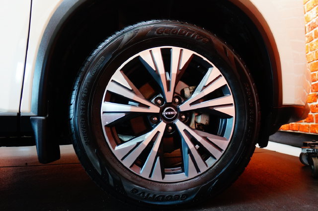 Certified 2023 Nissan Rogue SV w/ SV Premium B Package AWD/4WD image 77