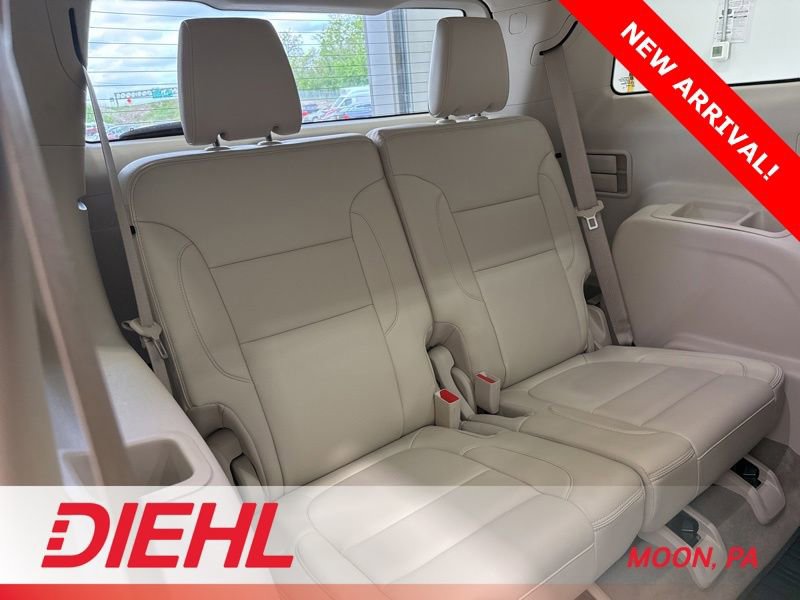 Used 2022 GMC Acadia Denali w/ Denali Ultimate Package AWD/4WD image 9