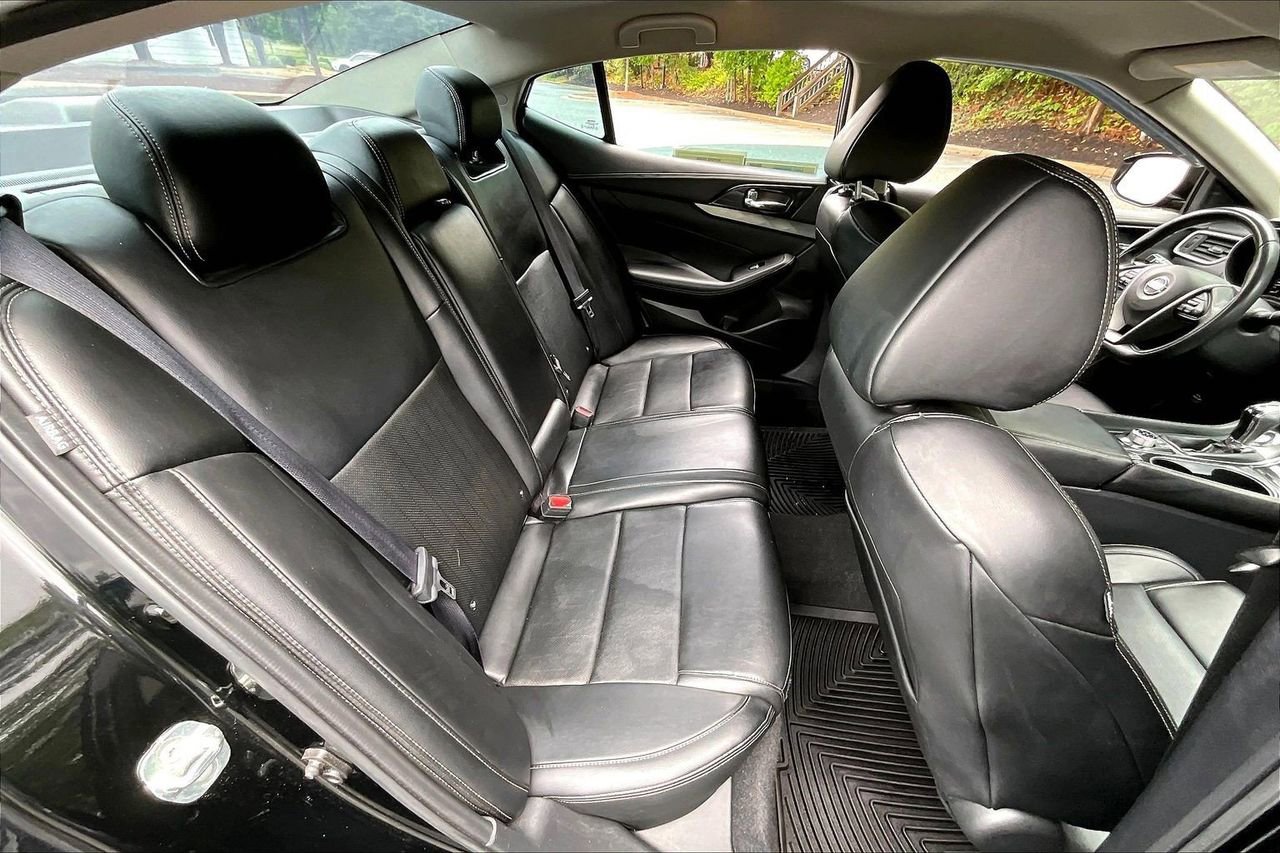 Used 2021 Nissan Maxima 3.5 SV w/ Floor Mat Group FWD image 24