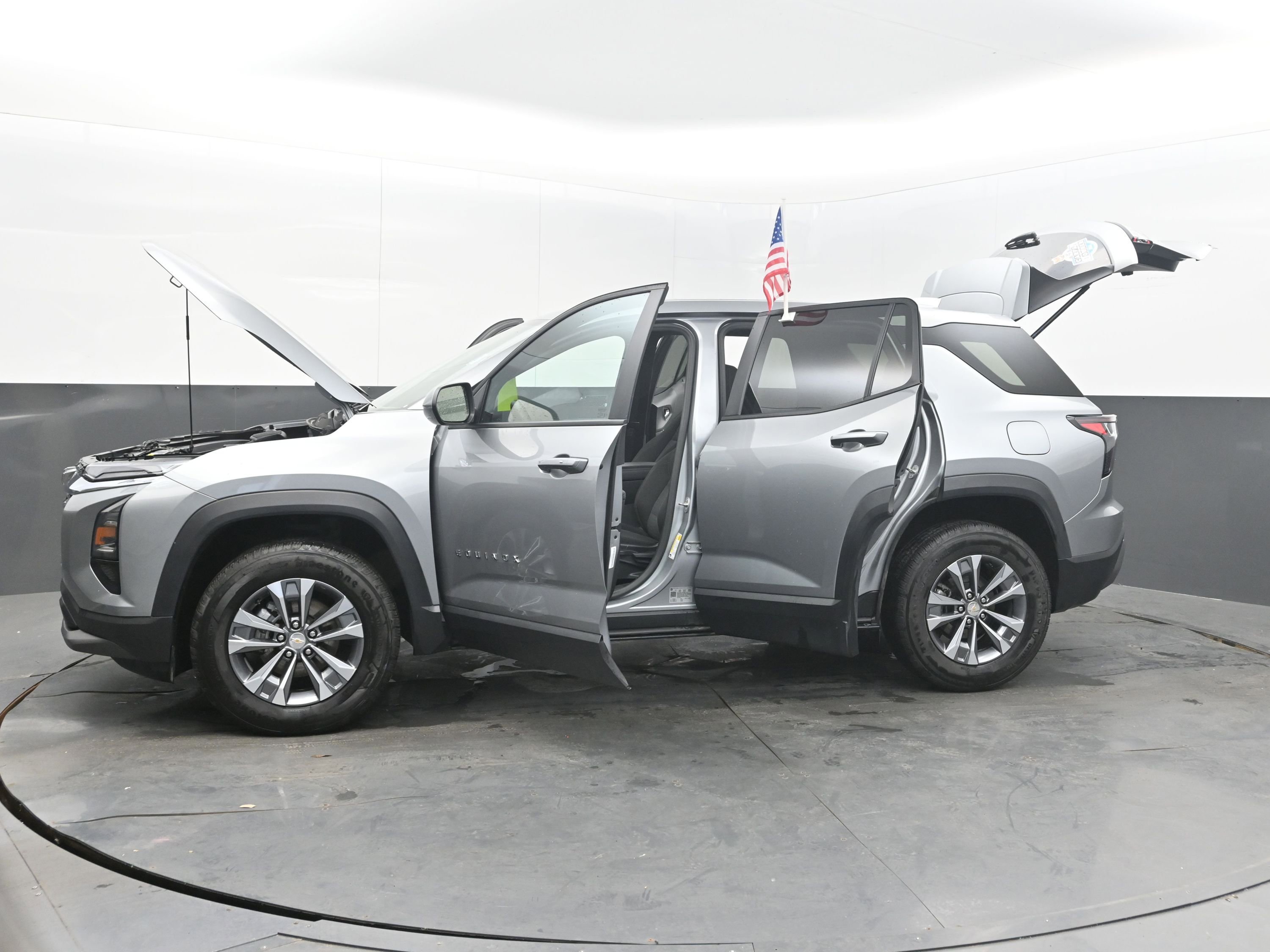 Used 2025 Chevrolet Equinox LT FWD image 43