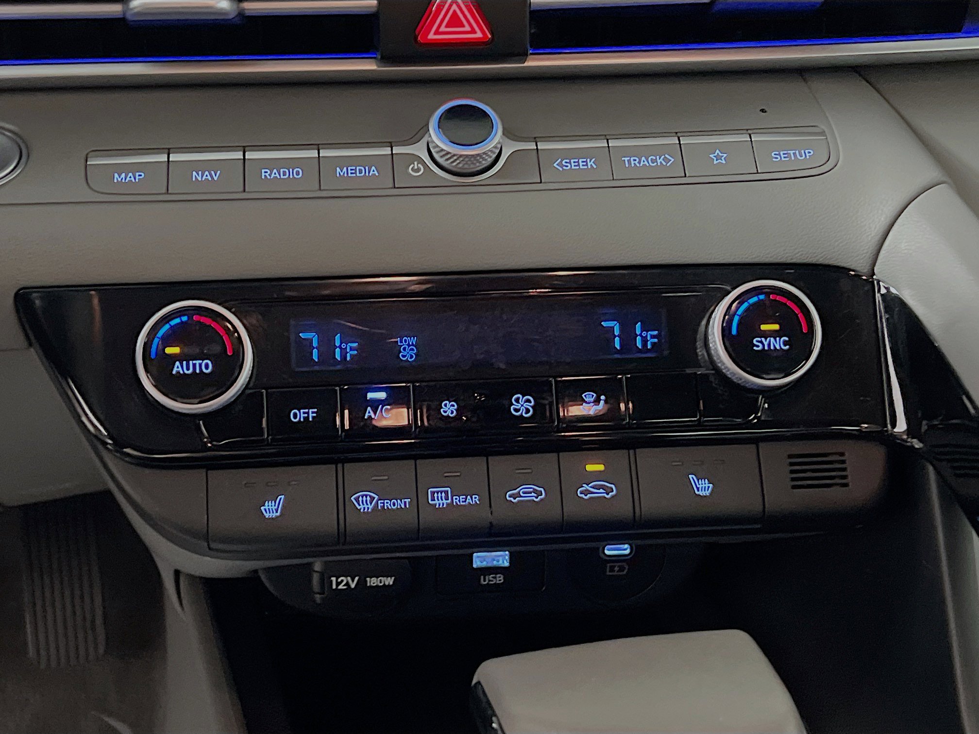 Used 2025 Hyundai Elantra SEL image 26