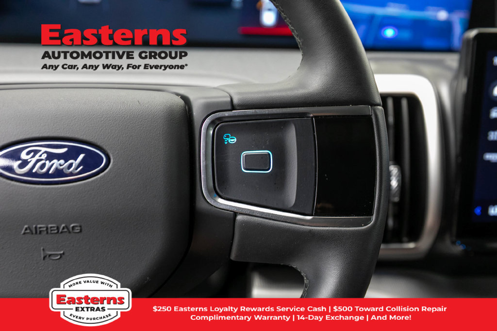Used 2025 Ford Expedition Active AWD/4WD image 16