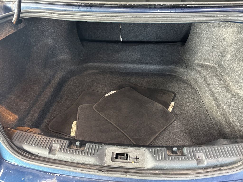 Used 2017 Ford Taurus SE image 11