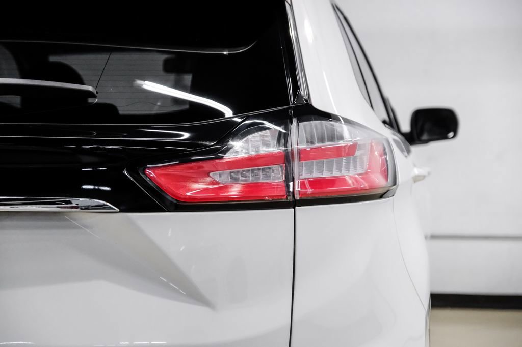 Used 2019 Ford Edge SE image 43
