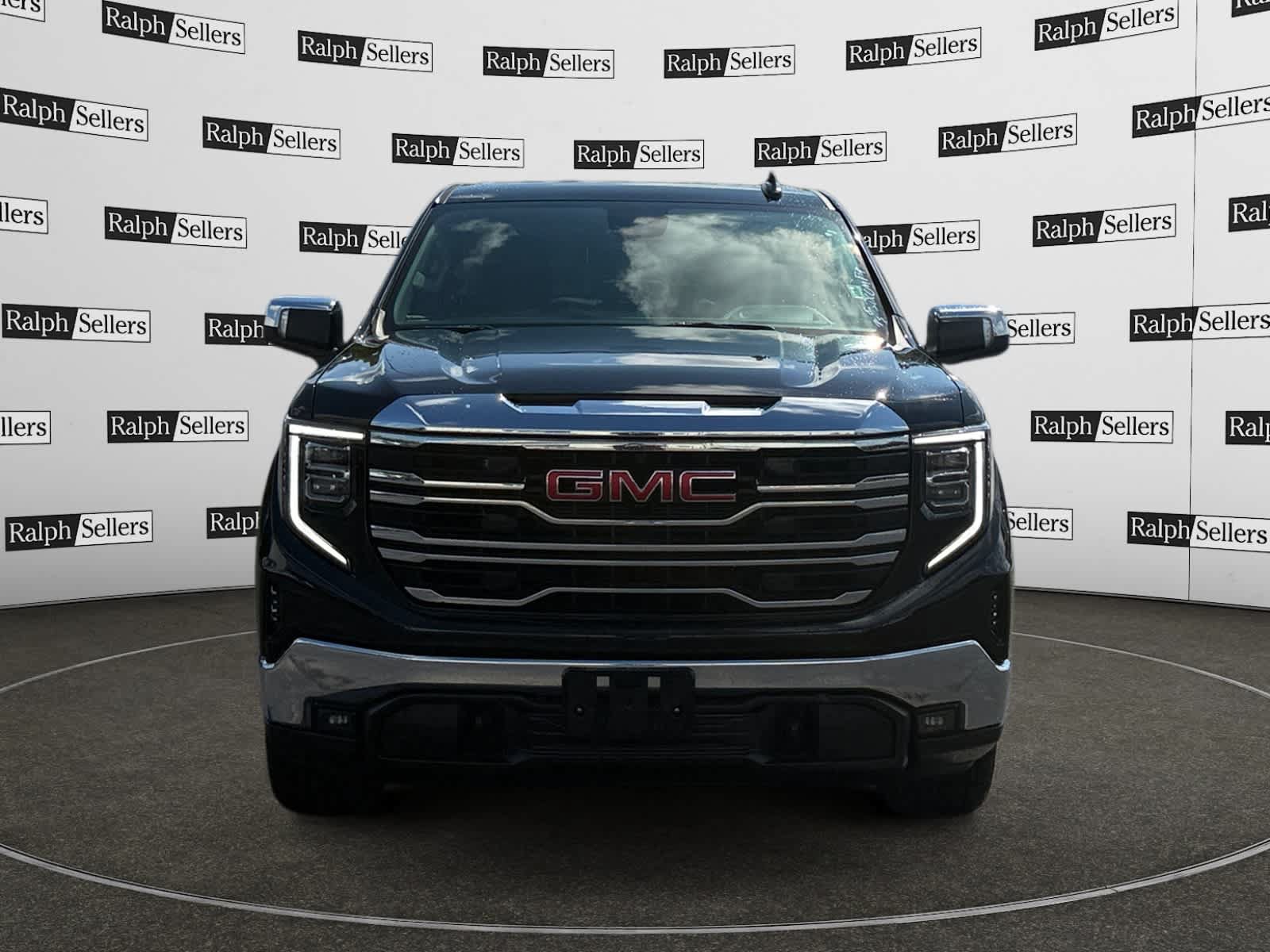 Used 2025 GMC Sierra 1500 SLT AWD/4WD image 8