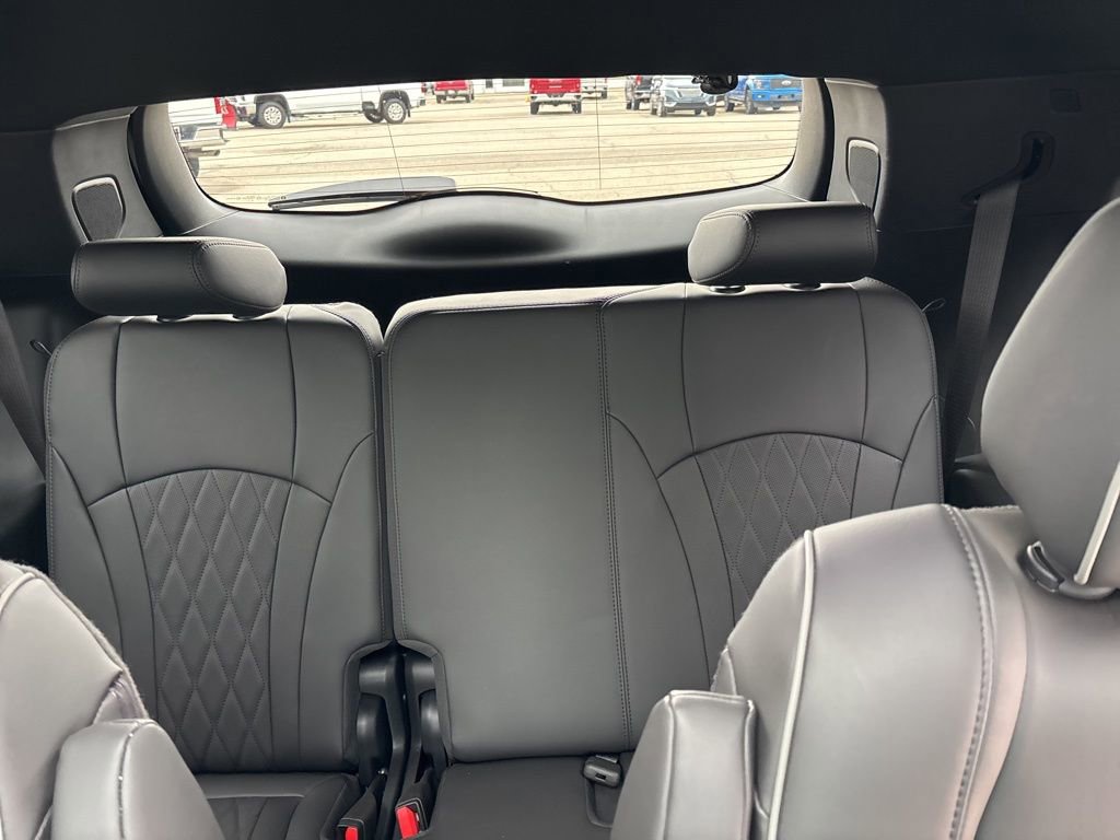 Certified 2024 Buick Enclave Avenir w/ Avenir Technology Package image 14