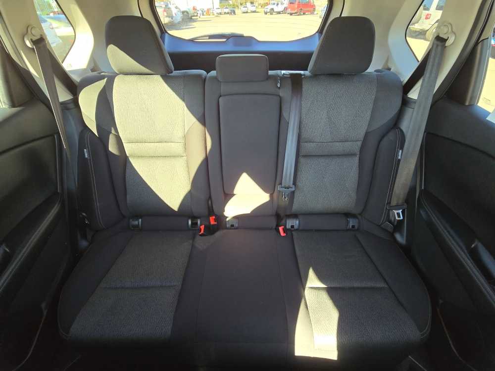Used 2025 Nissan Rogue SV image 17