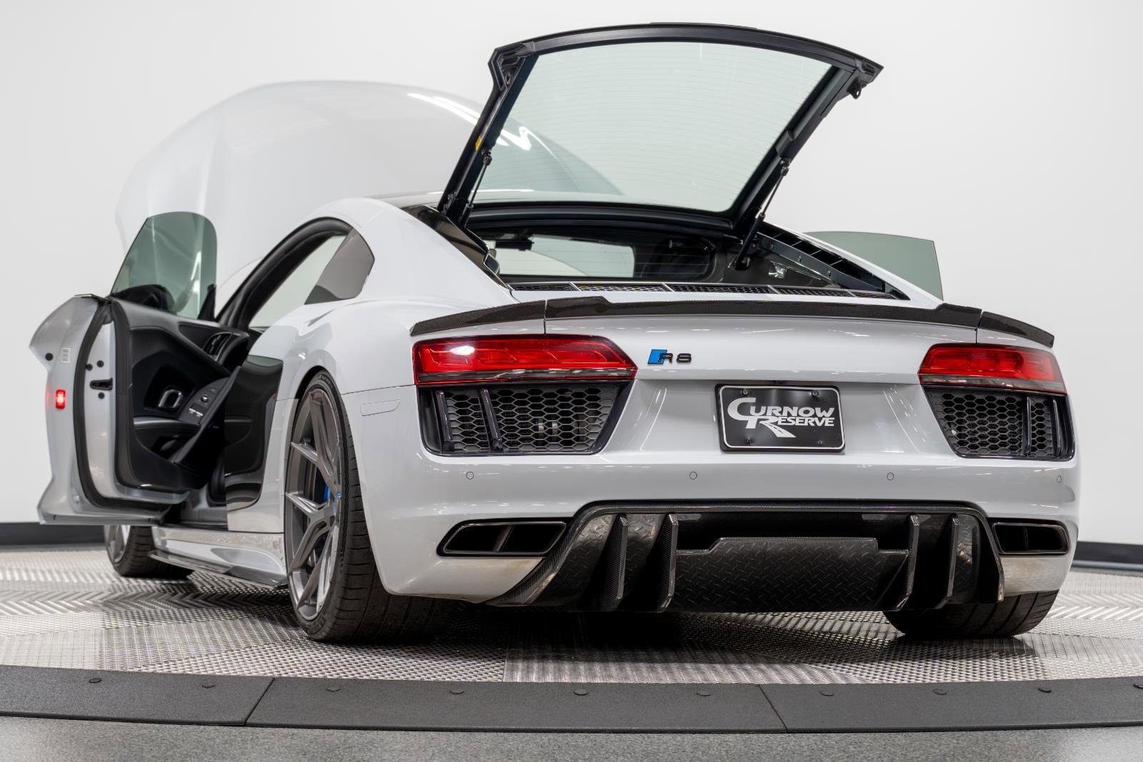 Used 2017 Audi R8 V10 plus w/ Full Leather Package image 45