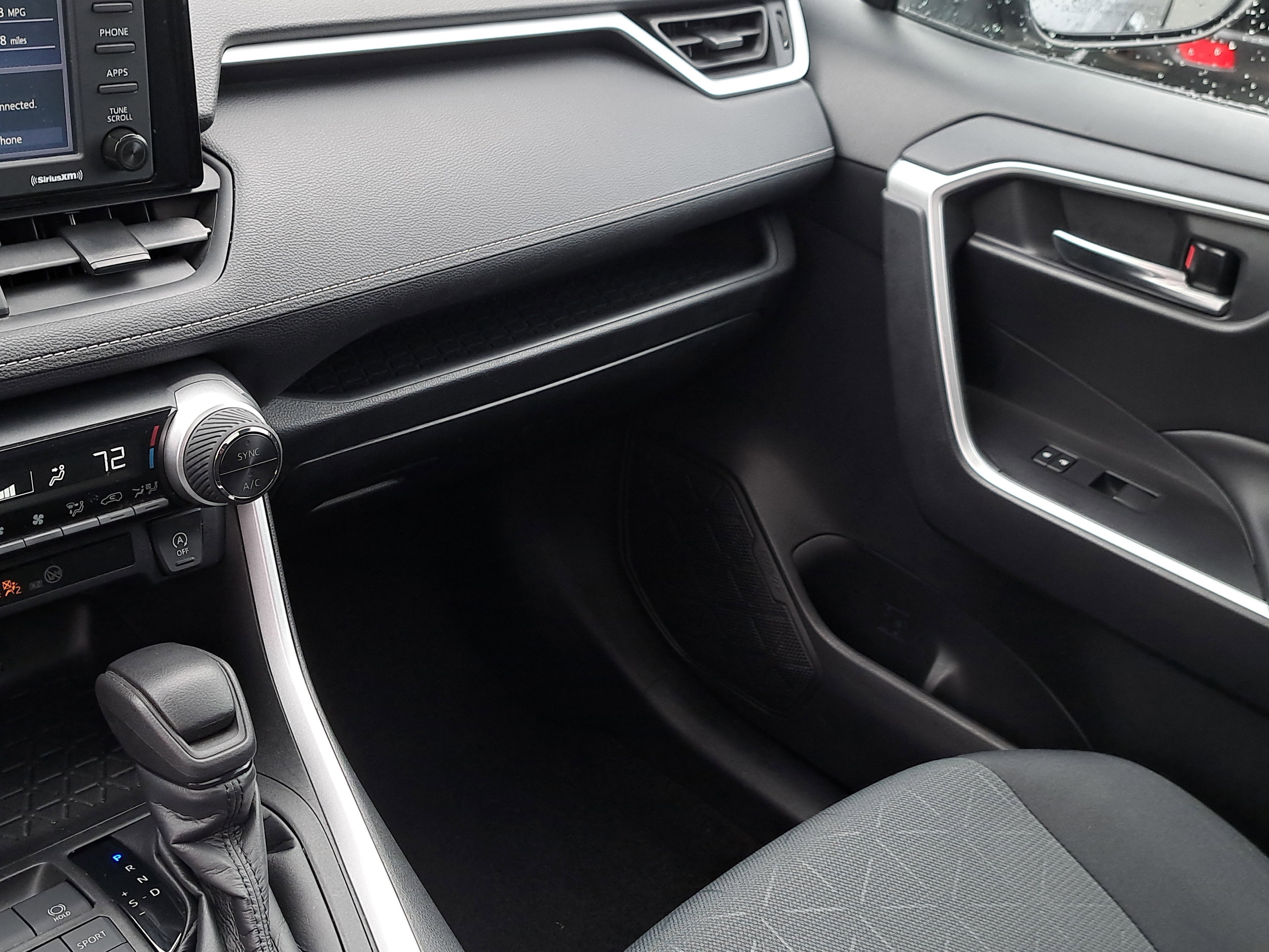 Used 2021 Toyota RAV4 XLE image 30