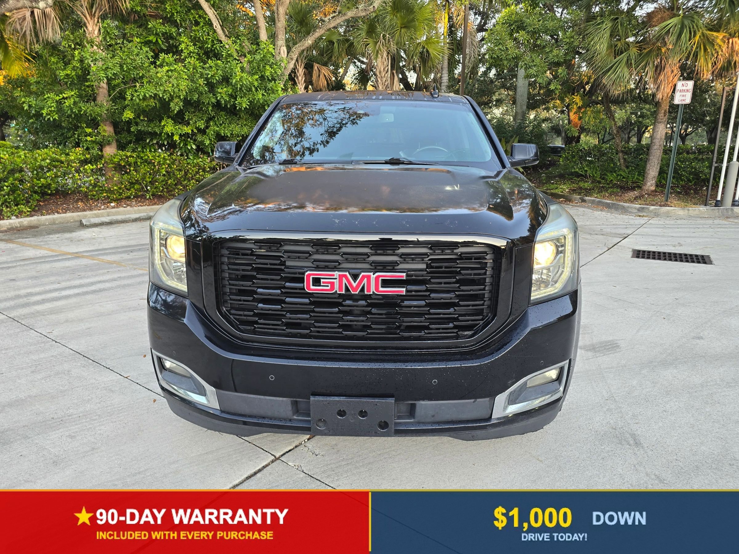 Used 2017 GMC Yukon XL SLT image 2