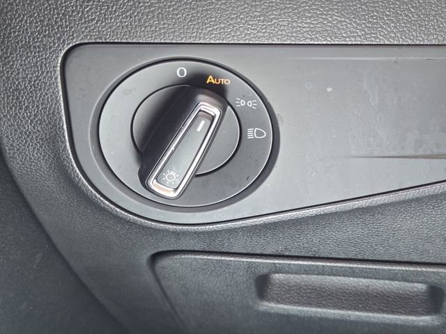 Certified 2023 Volkswagen Tiguan SE FWD image 28
