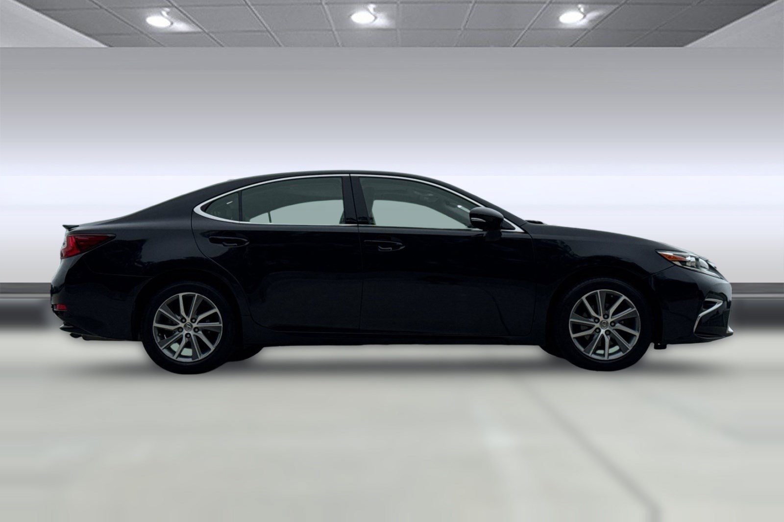 Used 2017 Lexus ES 300h w/ Navigation System Package FWD image 7
