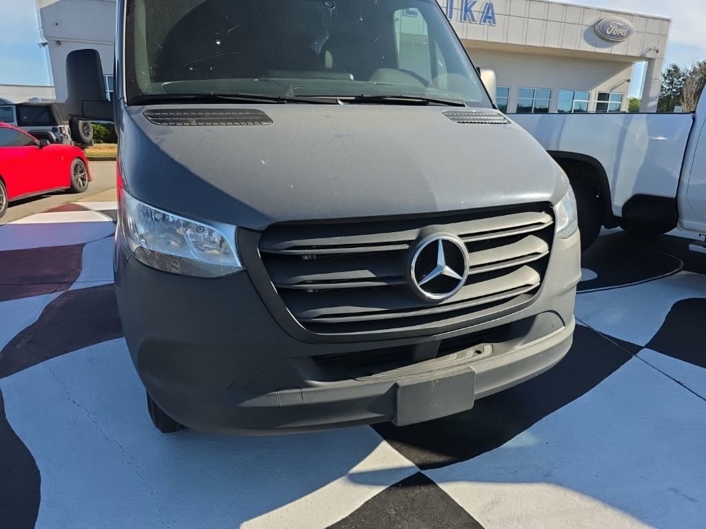 Used 2022 Mercedes-Benz Sprinter 144 Cargo image 9