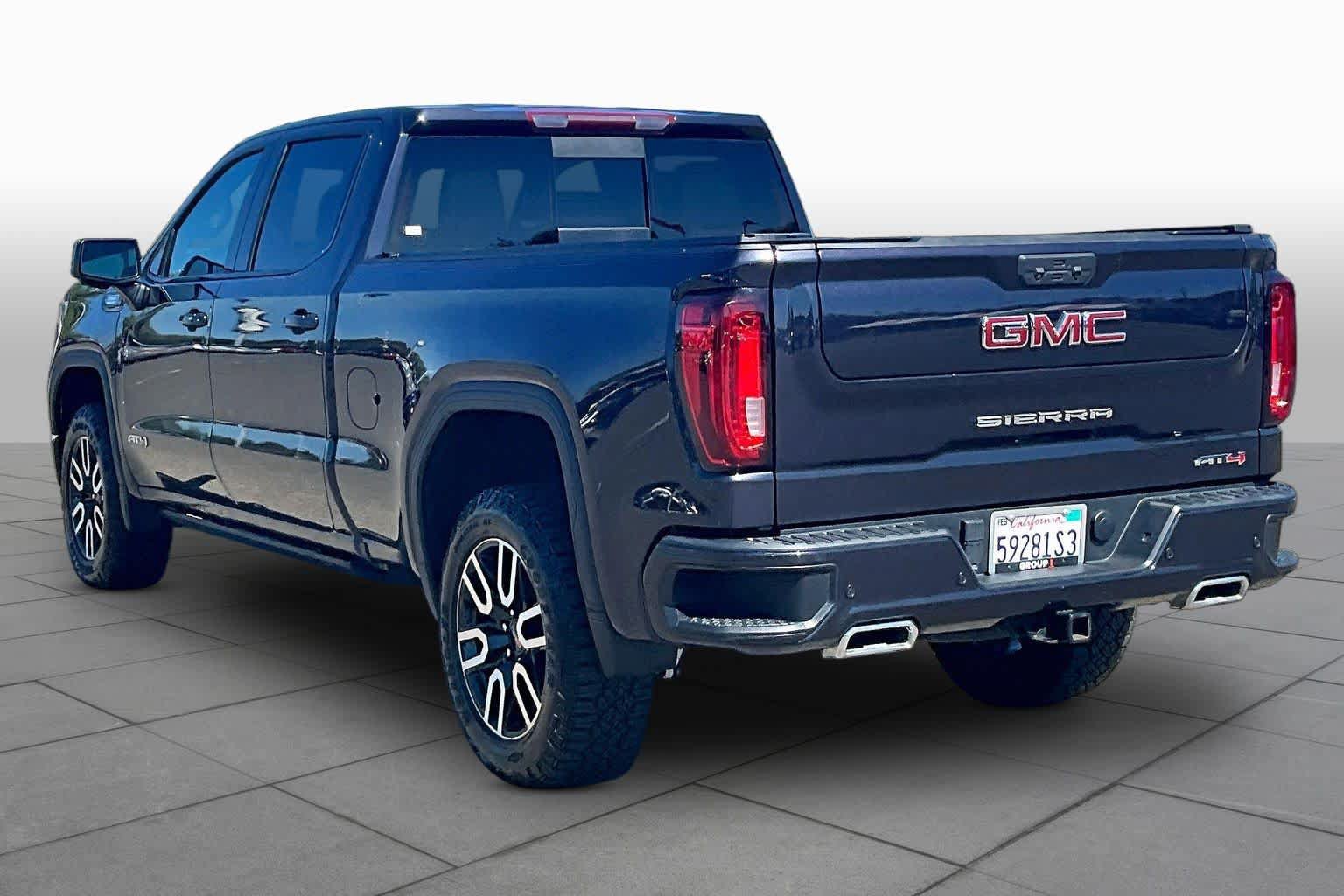 Used 2023 GMC Sierra 1500 AT4 w/ AT4 Premium Package AWD/4WD image 11