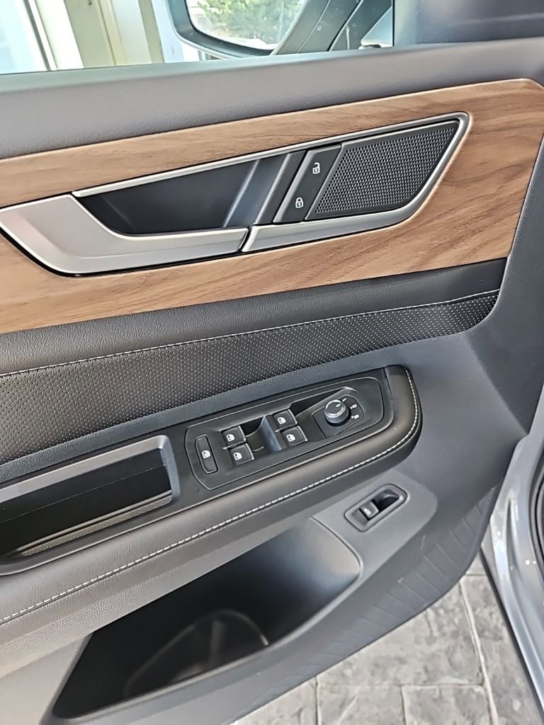 New 2026 Volkswagen Atlas SE image 30