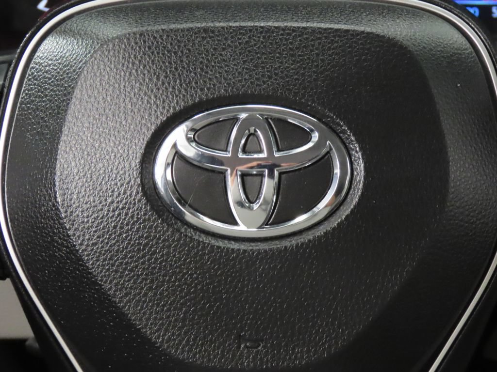 Used 2022 Toyota Corolla Cross LE AWD/4WD image 21