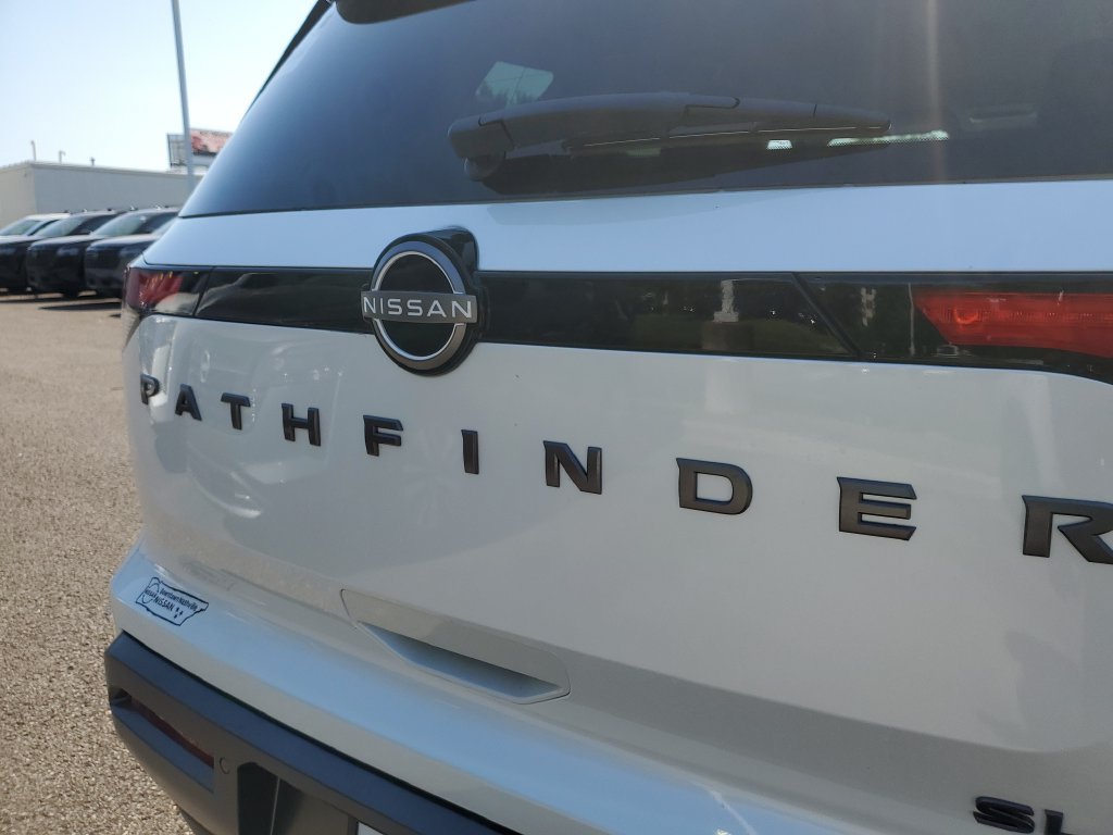 New 2026 Nissan Pathfinder SL FWD image 7