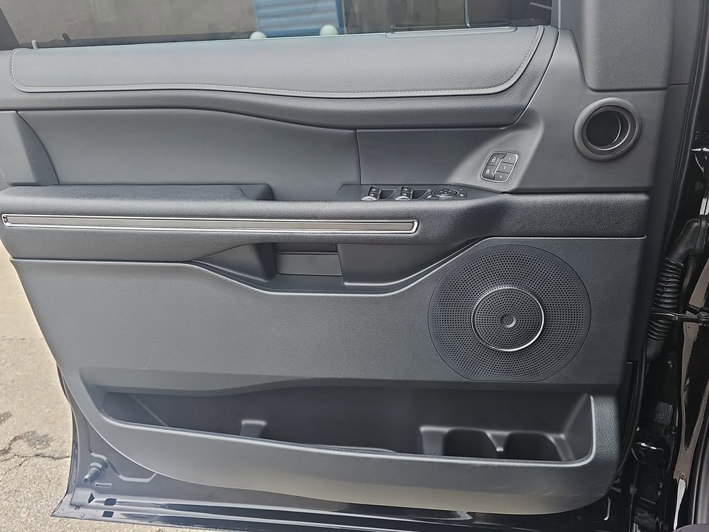 Used 2022 Ford Expedition XLT RWD image 27