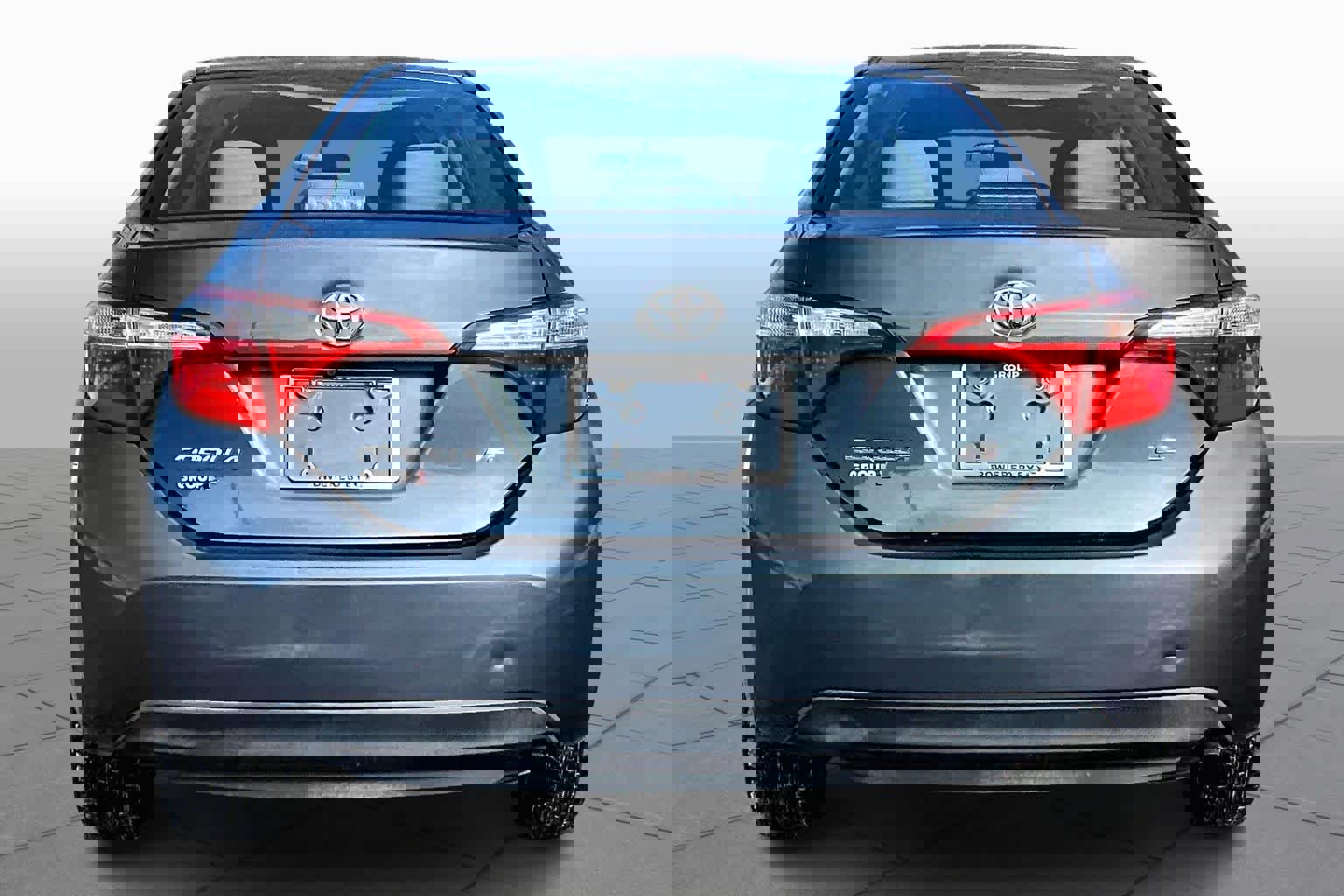 Used 2016 Toyota Corolla LE image 5