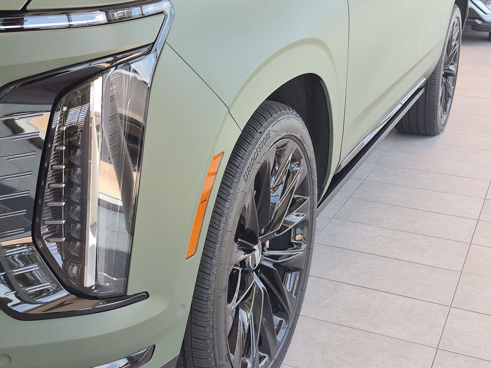New 2026 Cadillac Escalade Platinum Sport w/ LPO, ONYX Package AWD/4WD image 6