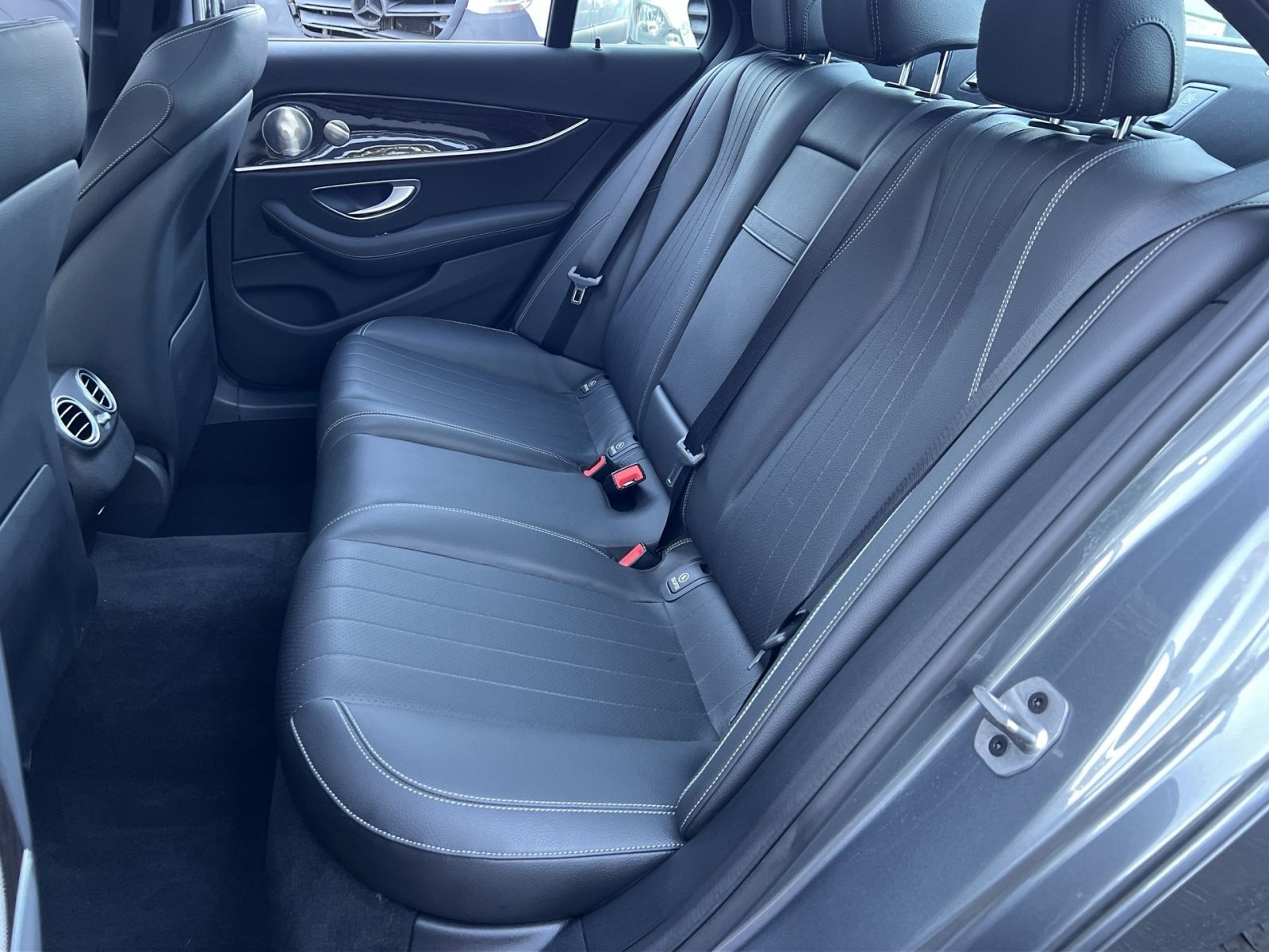 Used 2023 Mercedes-Benz E 450 4MATIC Sedan image 30