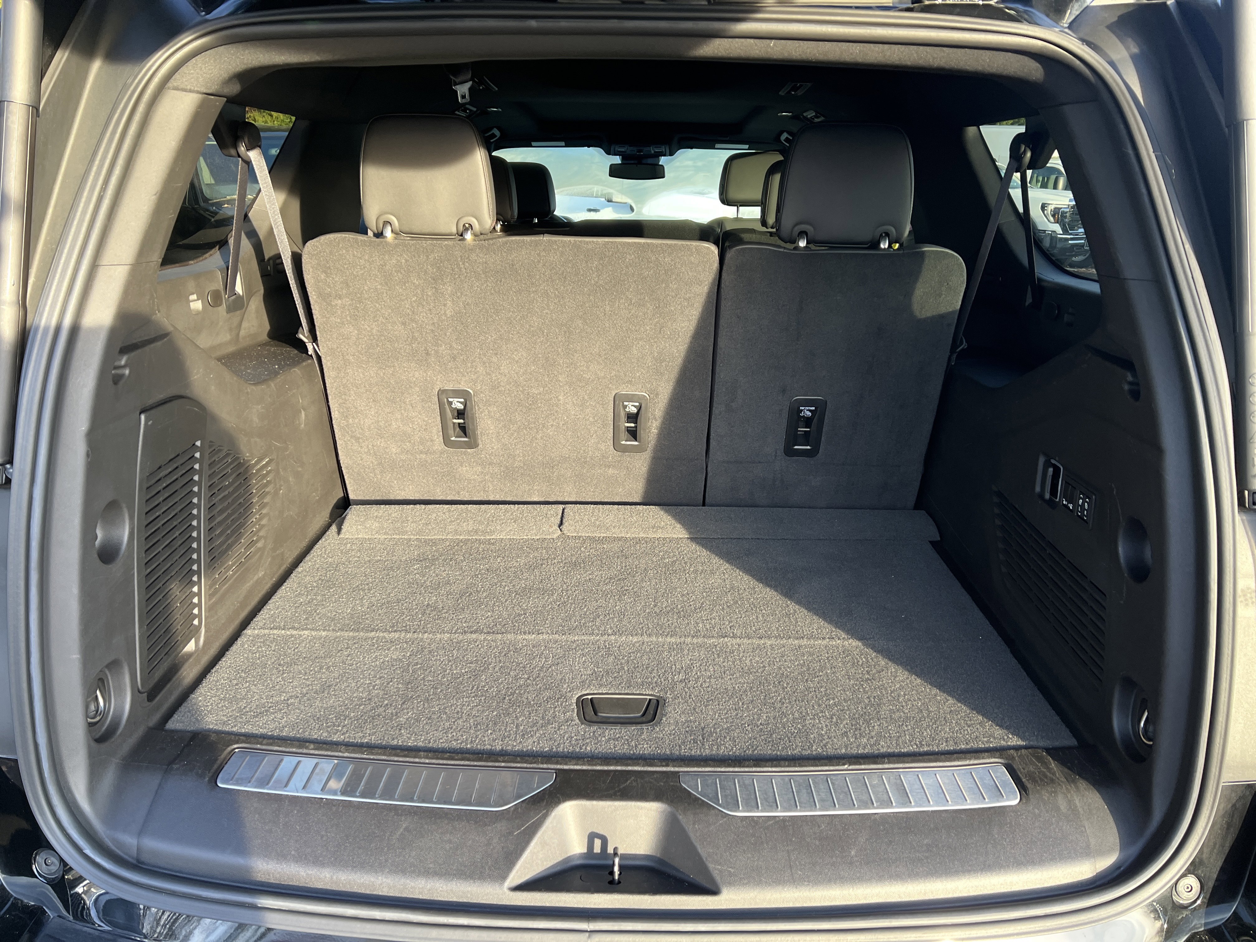 Certified 2024 Chevrolet Suburban RST w/ Luxury Package image 33