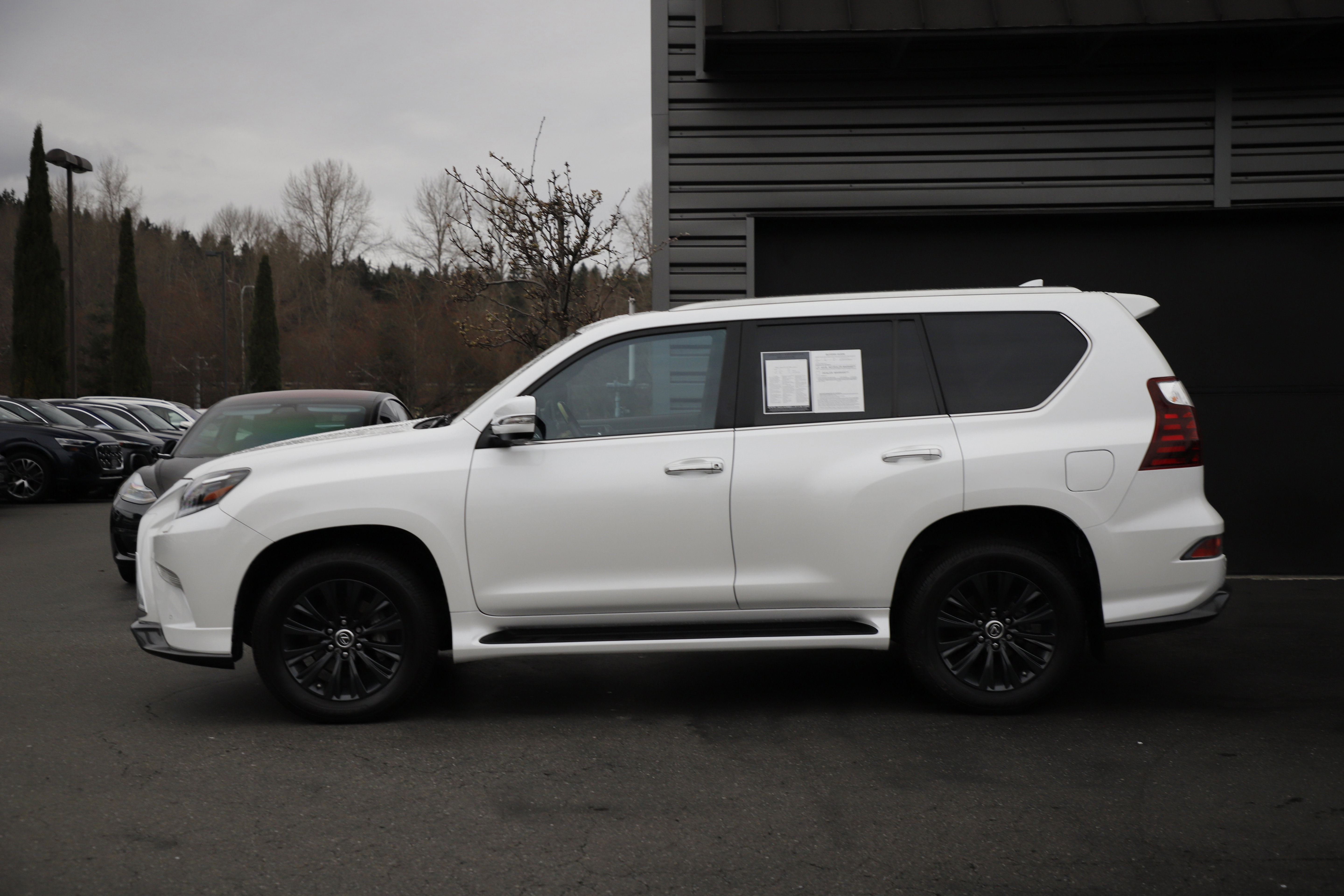 Used 2022 Lexus GX 460 Luxury w/ Sport Design Package image 5