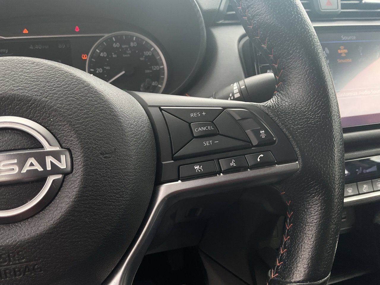 Used 2025 Nissan Versa SR FWD image 30