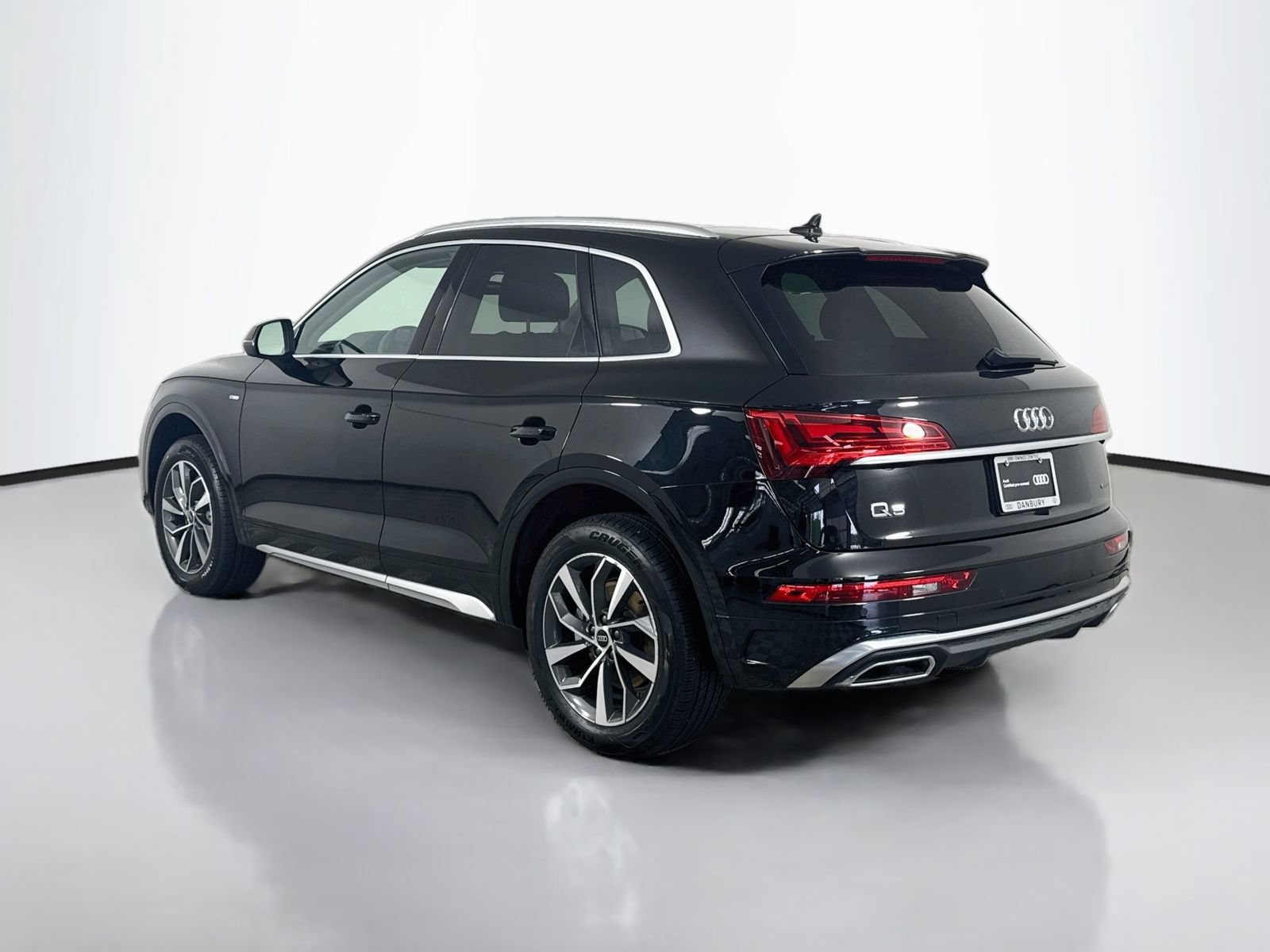 Certified 2024 Audi Q5 2.0T Premium Plus w/ Premium Plus Package AWD/4WD image 3