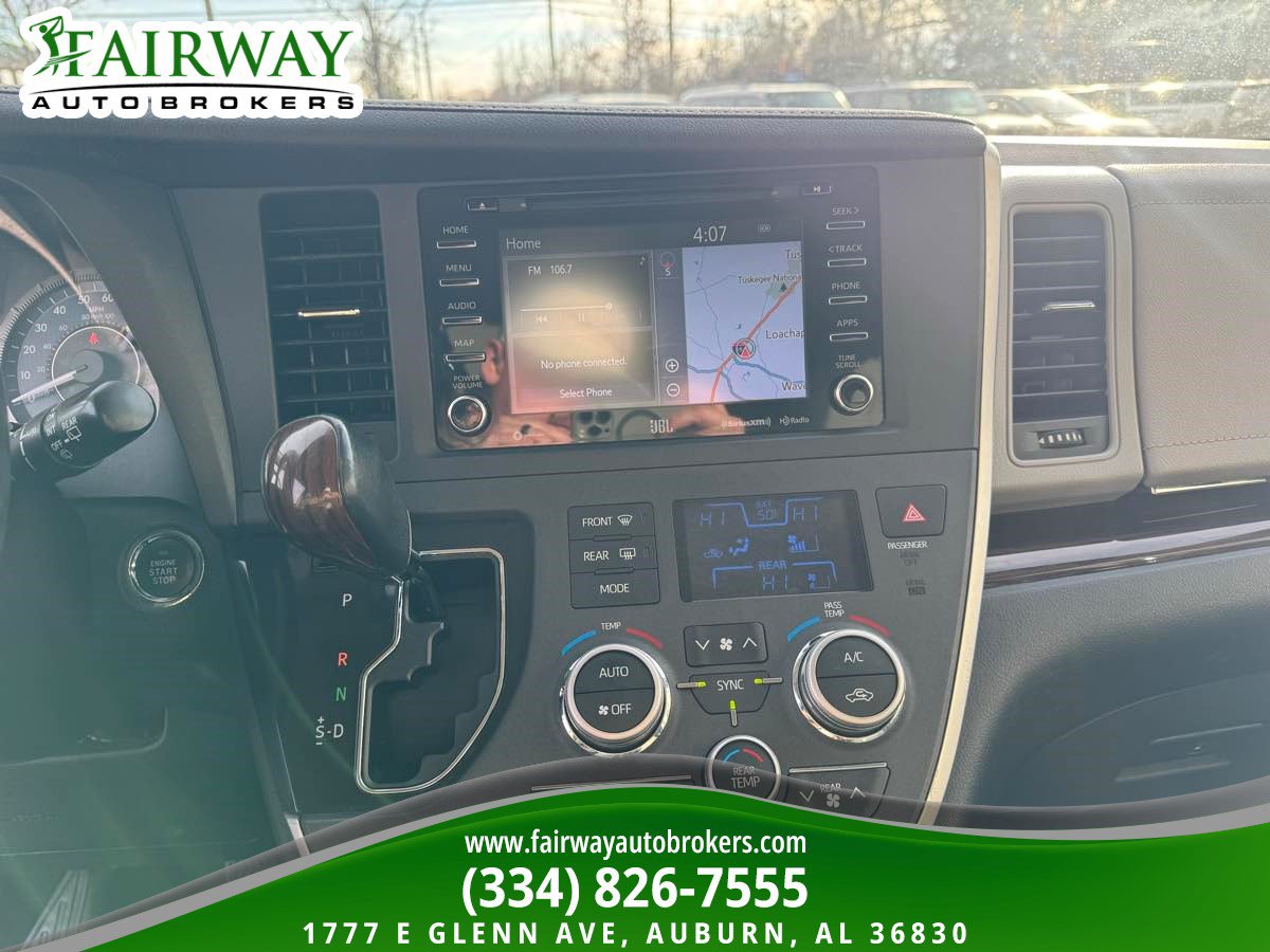 Used 2020 Toyota Sienna Limited Premium w/ Carpet Mat Package AWD/4WD image 22