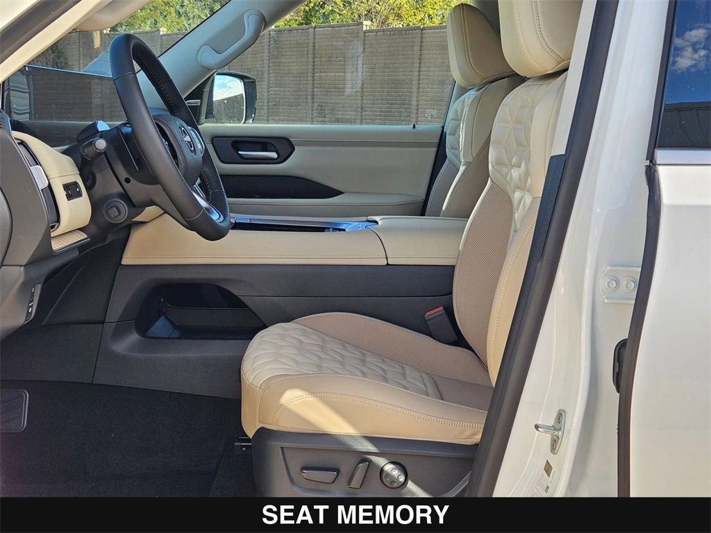 New 2026 Nissan Armada Platinum image 11