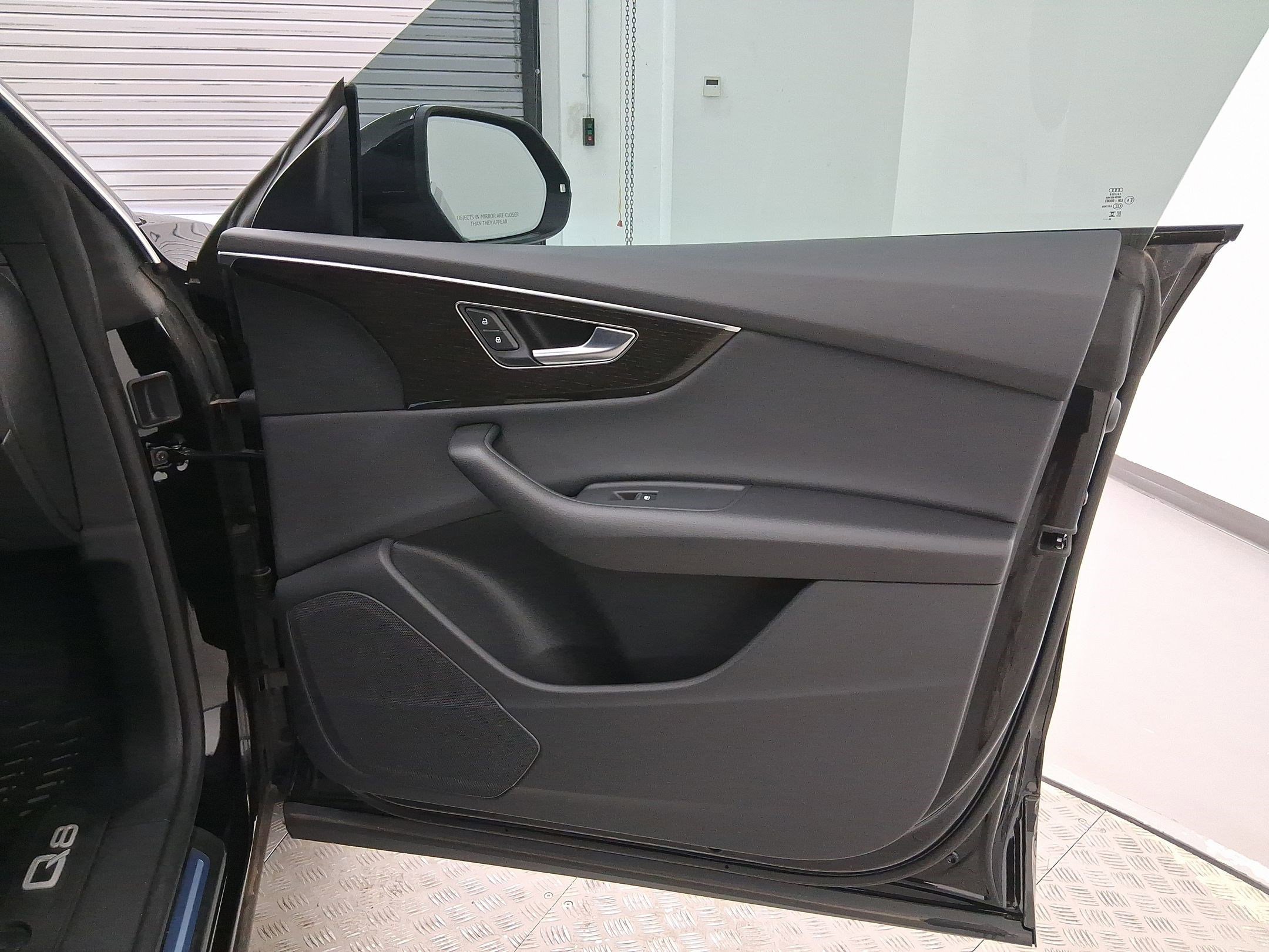 New 2025 Audi Q8 Premium image 30