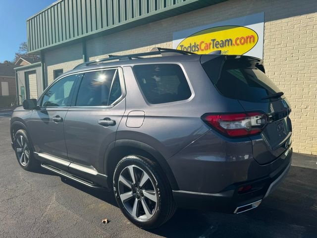 Used 2024 Honda Pilot Touring image 7