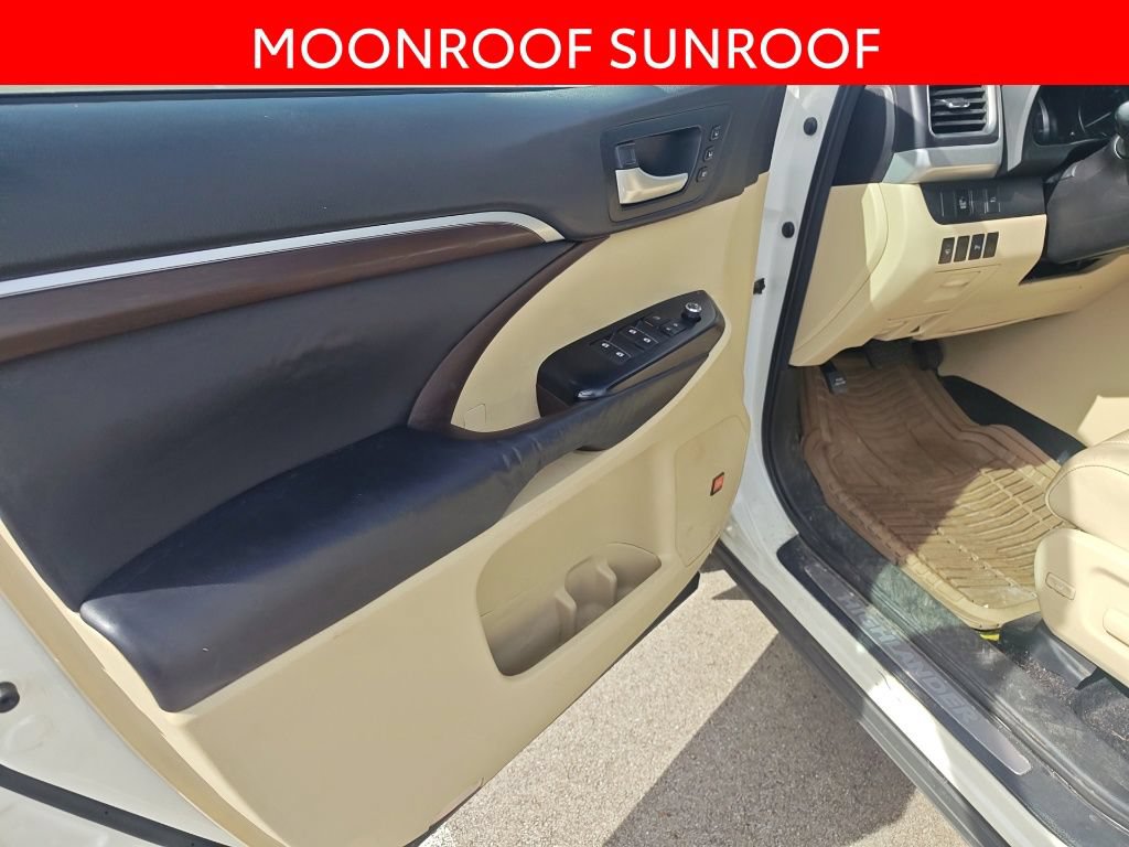 Used 2016 Toyota Highlander Limited AWD/4WD image 5
