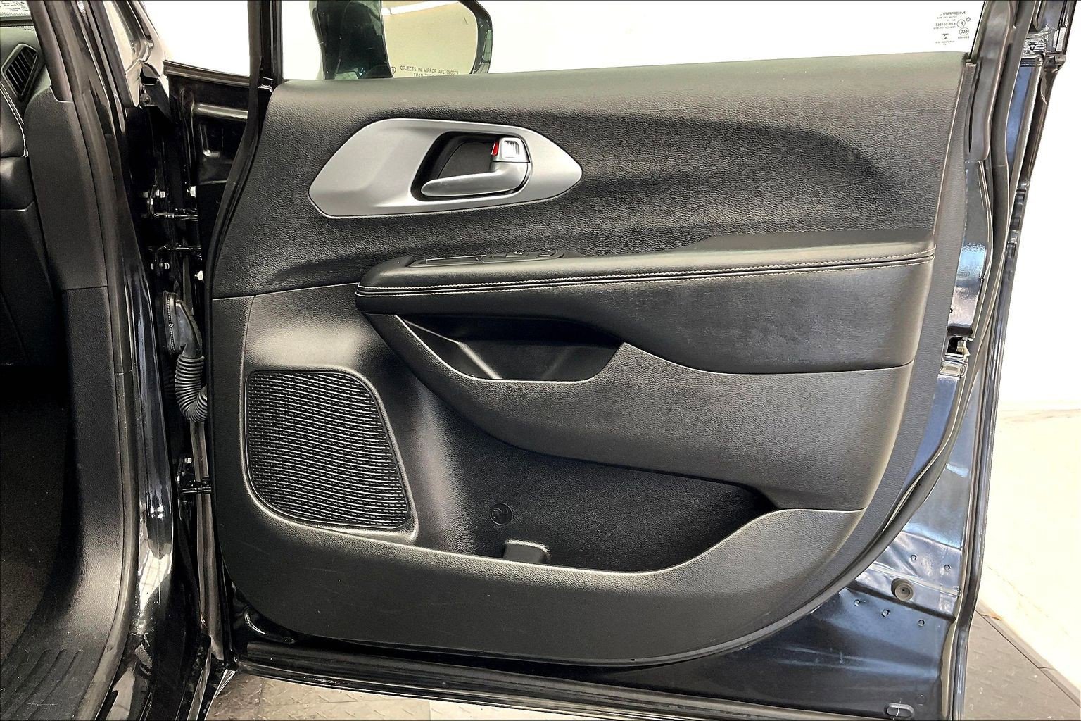 Used 2021 Chrysler Pacifica Touring-L w/ S Appearance Package FWD image 26