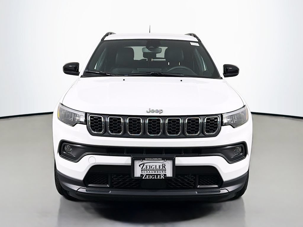Used 2024 Jeep Compass Latitude AWD/4WD image 2