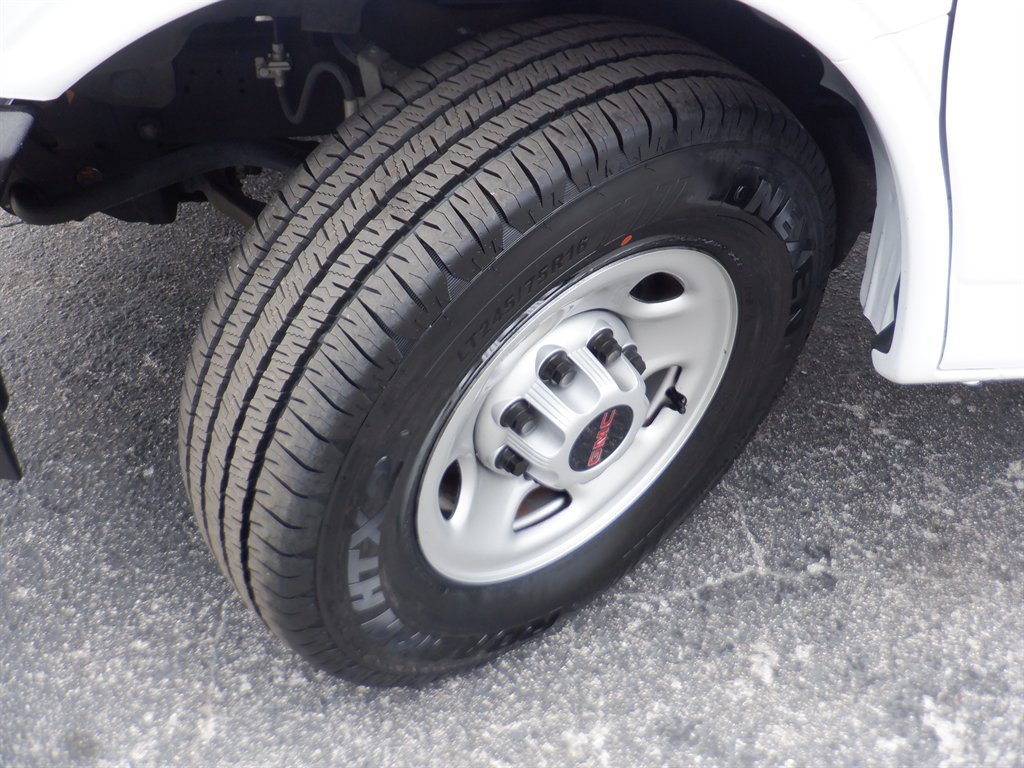 Used 2023 GMC Savana 2500 w/ Driver Convenience Package image 17