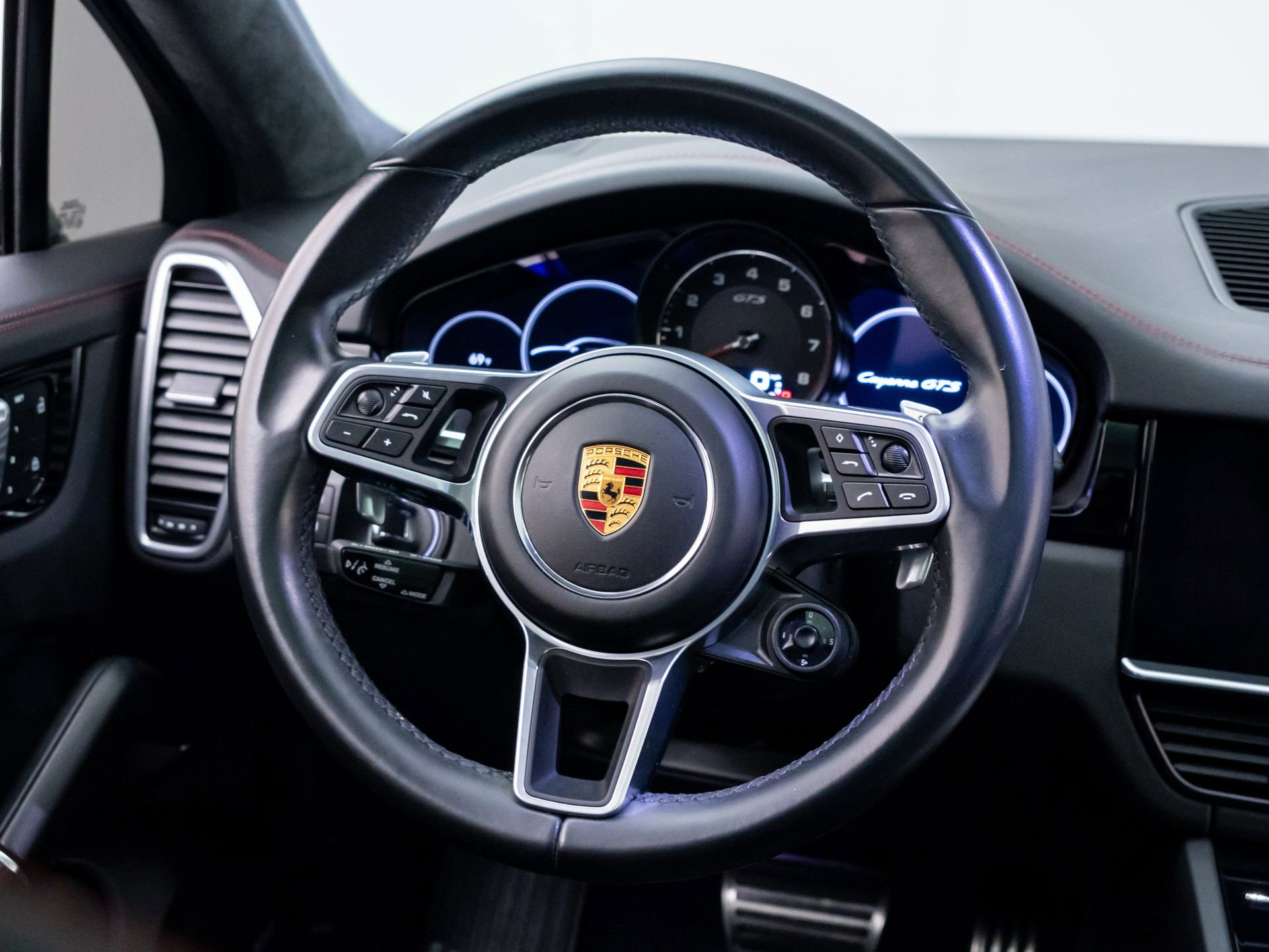 Used 2022 Porsche Cayenne GTS AWD/4WD image 12