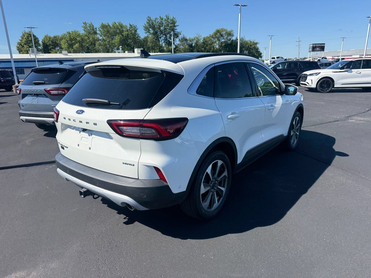 Used 2023 Ford Escape Platinum w/ Premium Technology Package AWD/4WD image 6